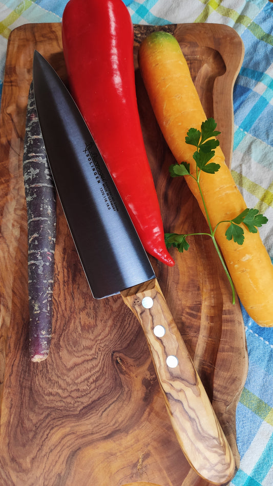 Kochmesser_18cm_mit_Olivenholzgriff1