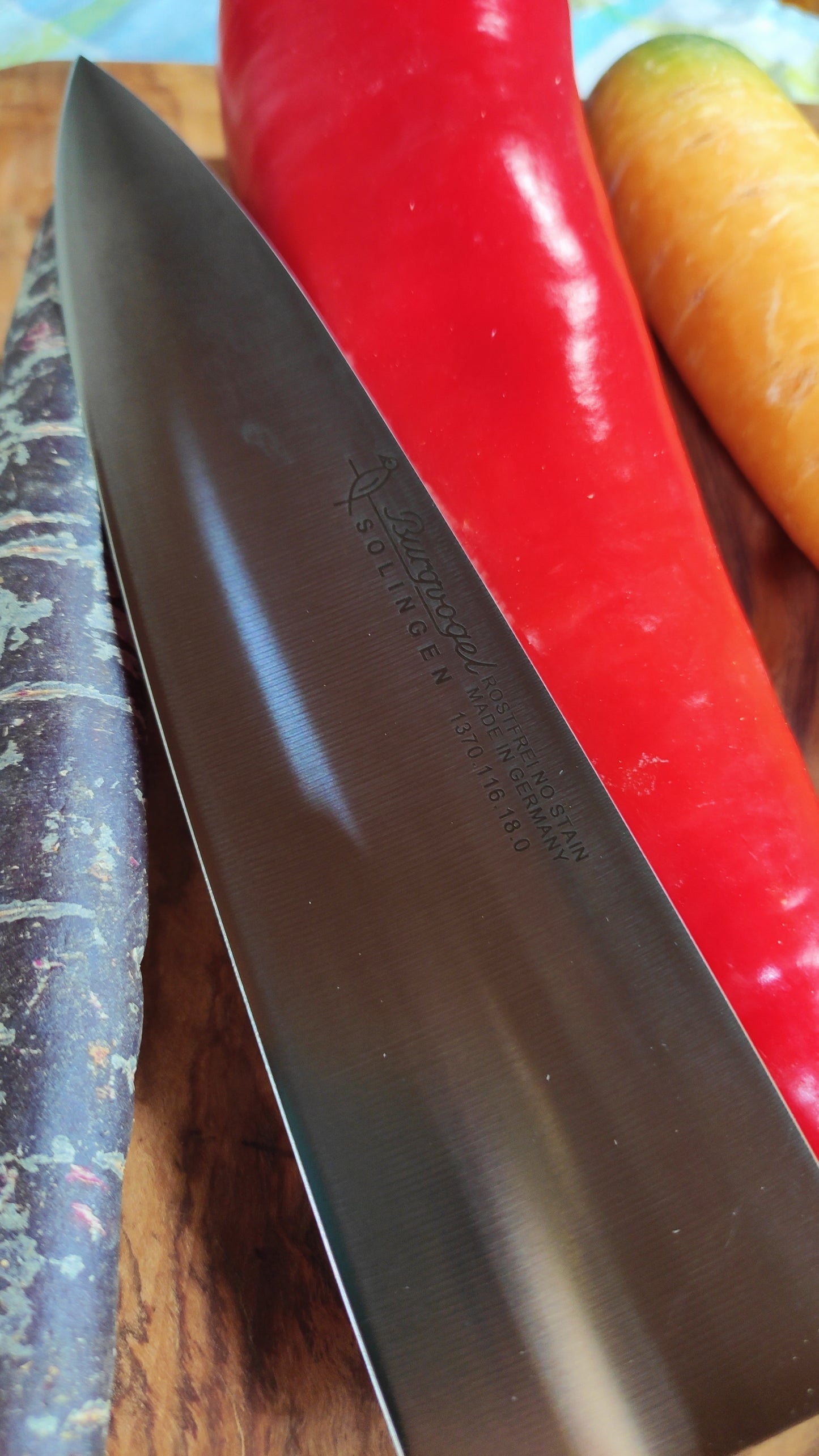 Kochmesser_18cm_mit_Olivenholzgriff2