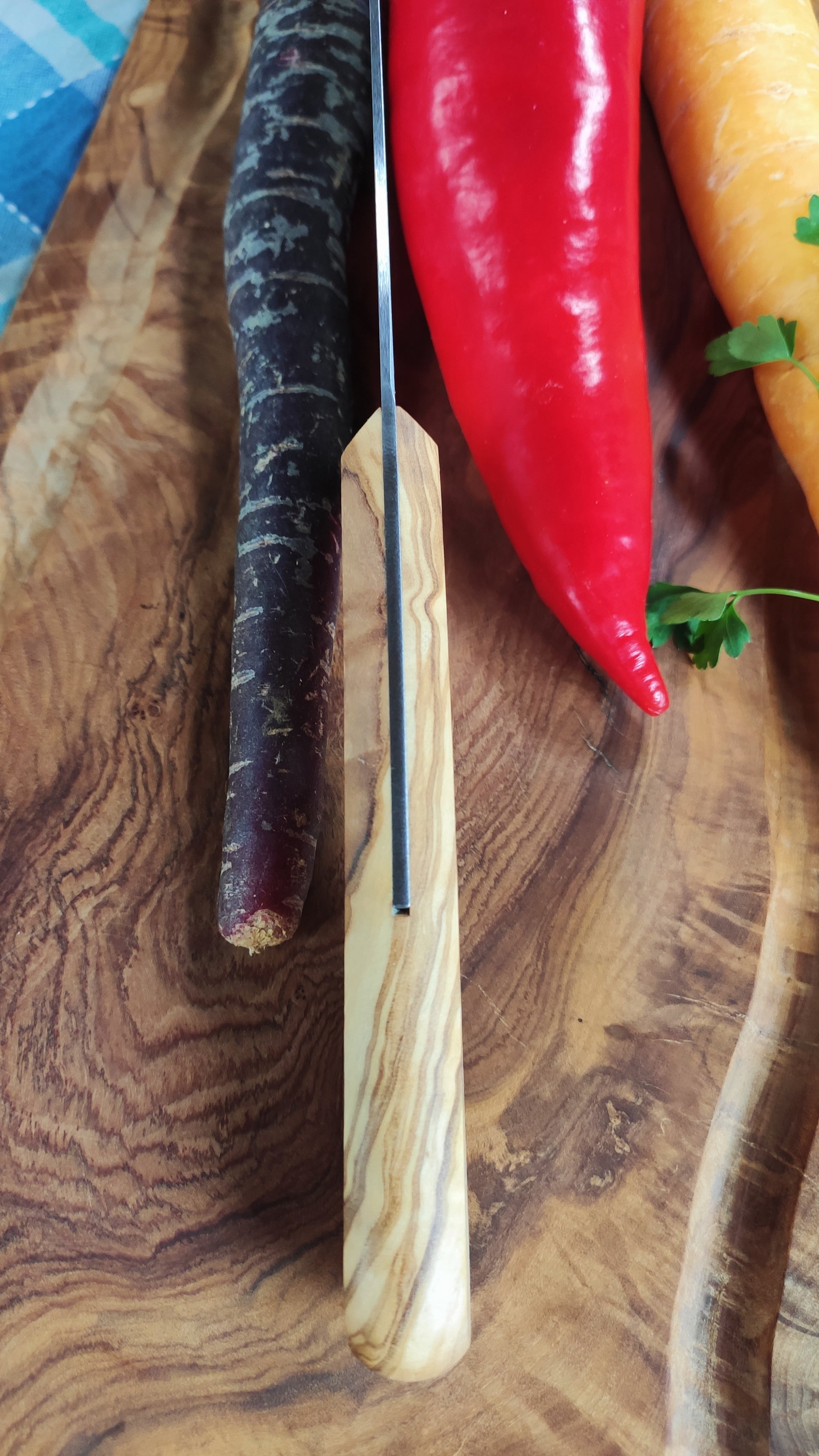 Kochmesser_18cm_mit_Olivenholzgriff_von_oben